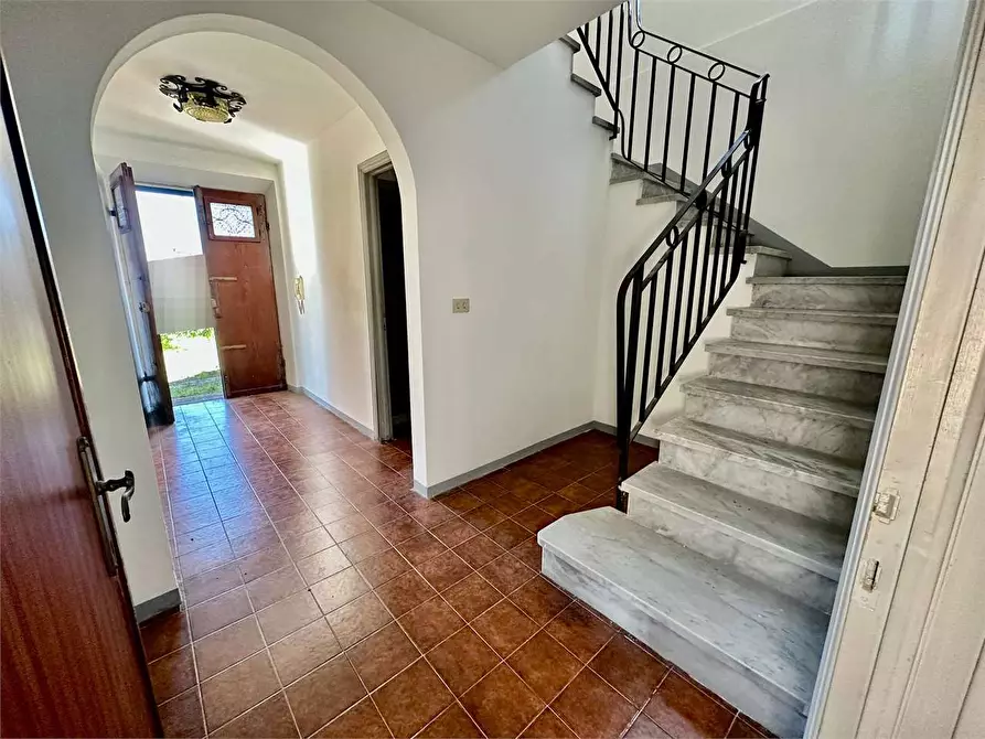 Immagine 16 di Casa bifamiliare in vendita  in via di chiasso roggi a Capannori