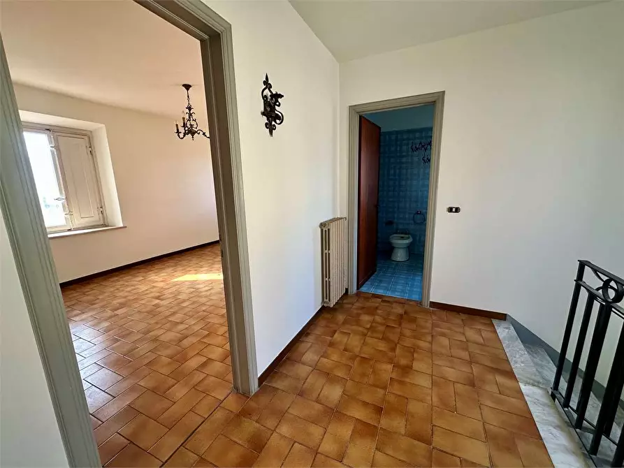 Immagine 38 di Casa bifamiliare in vendita  in via di chiasso roggi a Capannori