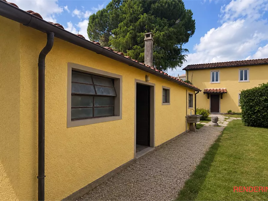 Immagine 4 di Casa bifamiliare in vendita  in via di chiasso roggi a Capannori