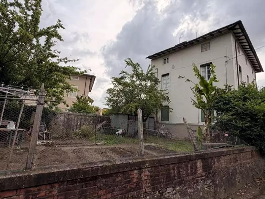 Immagine 2 di Stabile in vendita  in san marco a Lucca