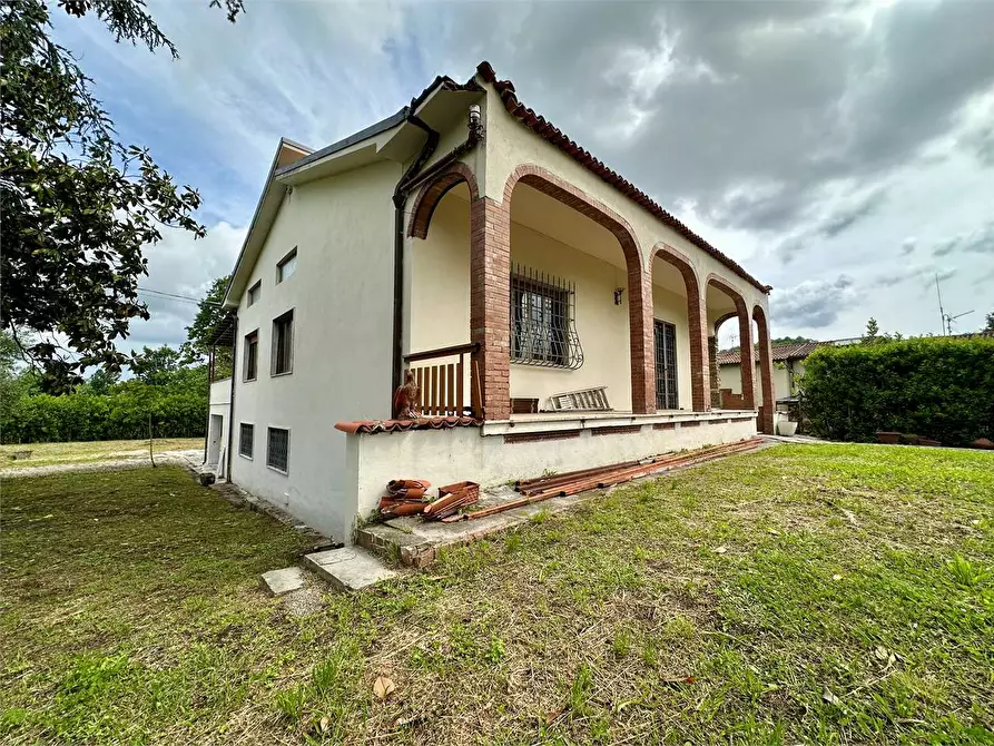 Immagine 2 di Villa in vendita  in via di pontemaggiore a Capannori