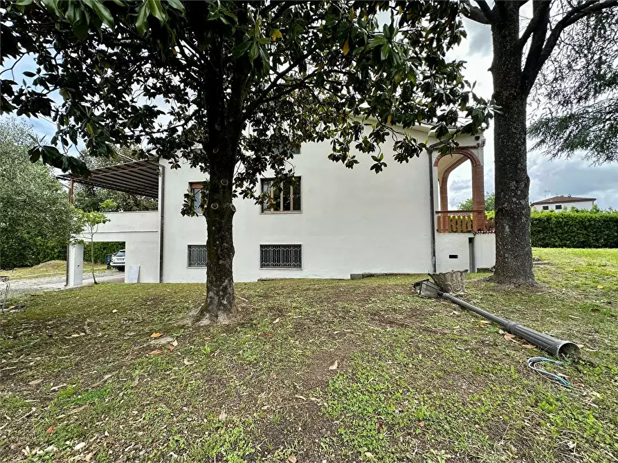 Immagine 3 di Villa in vendita  in via di pontemaggiore a Capannori