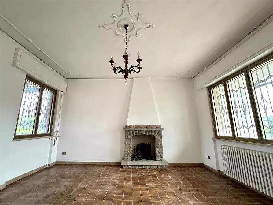 Immagine 13 di Villa in vendita  in via di pontemaggiore a Capannori