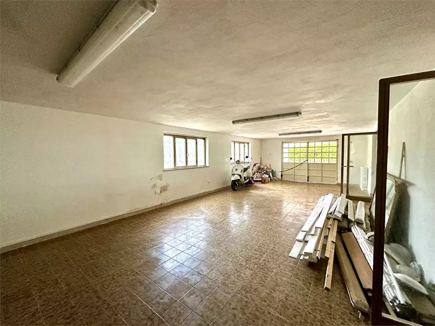 Immagine 29 di Villa in vendita  in via di pontemaggiore a Capannori