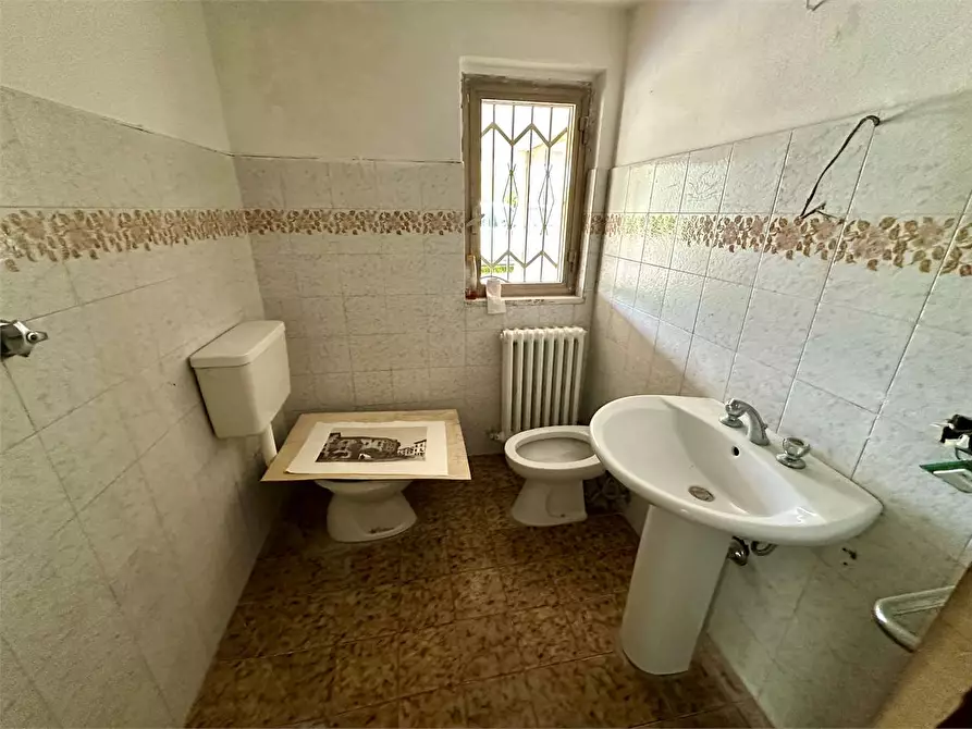 Immagine 32 di Villa in vendita  in via di pontemaggiore a Capannori