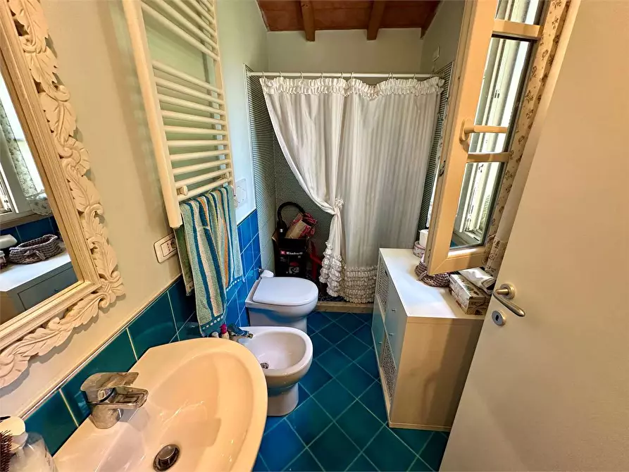 Immagine 49 di Casa bifamiliare in vendita  in via delle ville a Capannori