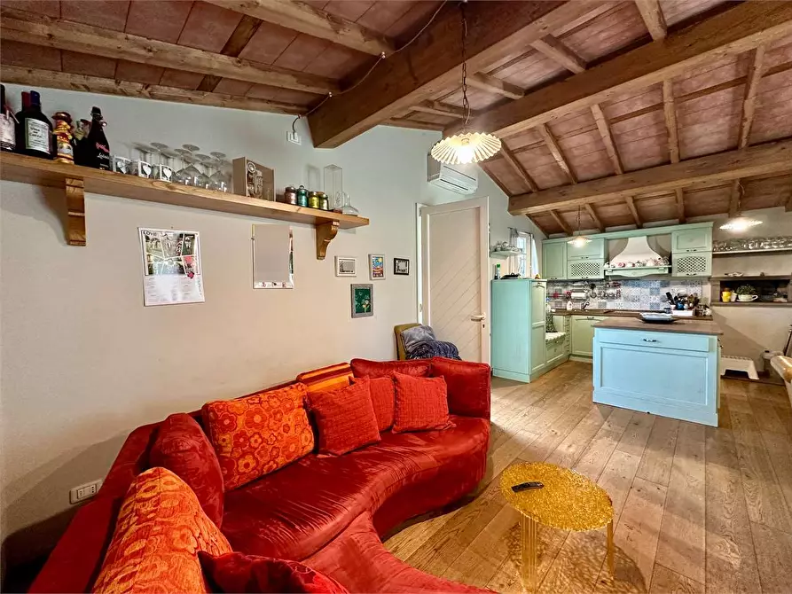 Immagine 43 di Casa bifamiliare in vendita  in via delle ville a Capannori