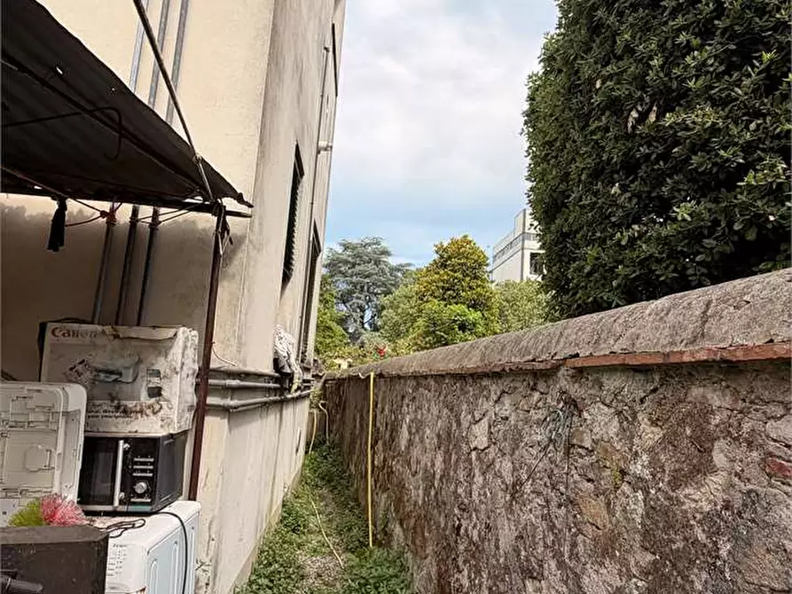 Immagine 13 di Stabile in vendita  in san marco a Lucca