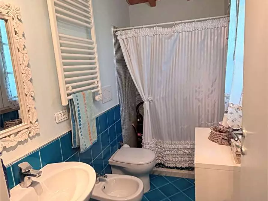 Immagine 40 di Casa bifamiliare in vendita  in via delle ville a Capannori