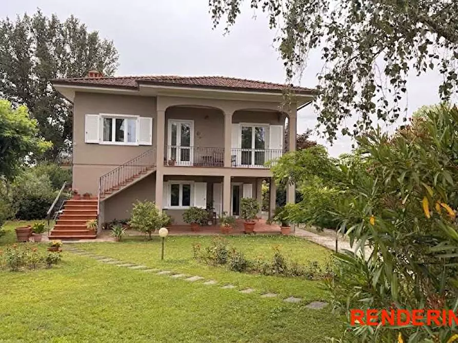 Immagine 1 di Villa in vendita  in Via dei Maionchi a Capannori