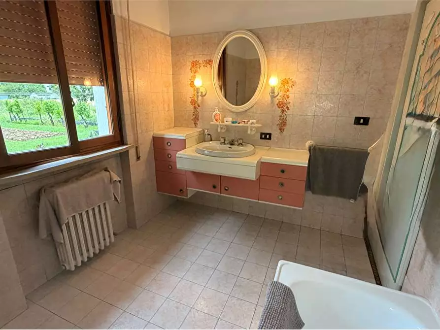 Immagine 39 di Villa in vendita  in Via dei Maionchi a Capannori