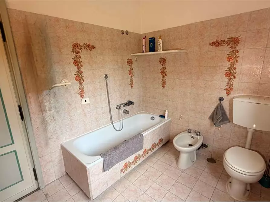 Immagine 40 di Villa in vendita  in Via dei Maionchi a Capannori