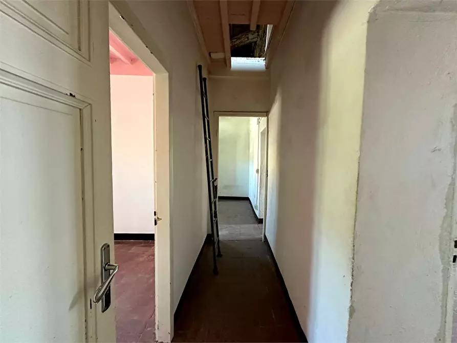 Immagine 16 di Porzione di casa in vendita  in via delle ville 493 a Capannori