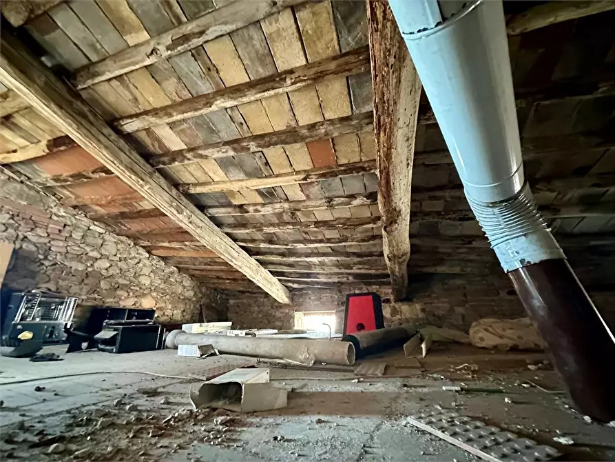 Immagine 37 di Porzione di casa in vendita  in via delle ville 493 a Capannori