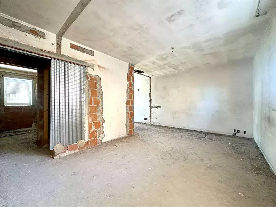 Immagine 5 di Appartamento in vendita  in via delle Ville 493 a Capannori