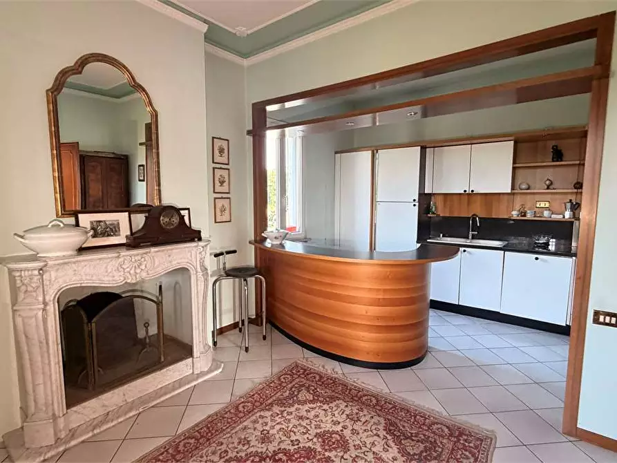 Immagine 7 di Villa in vendita  in via delle ville a Capannori