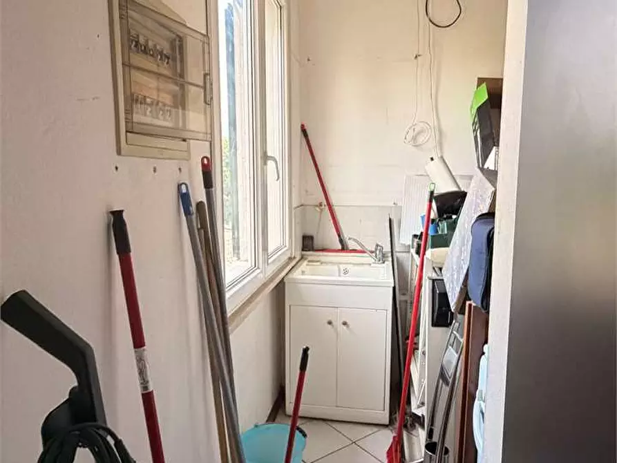 Immagine 9 di Villa in vendita  in via delle ville a Capannori