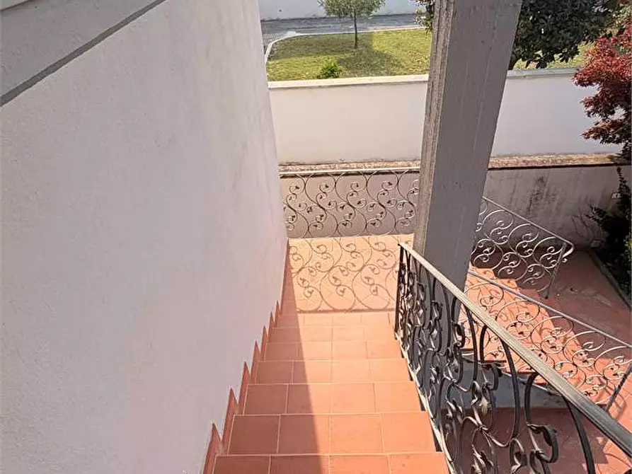 Immagine 24 di Villa in vendita  in via delle ville a Capannori
