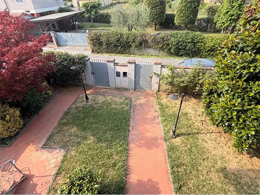 Immagine 25 di Villa in vendita  in via delle ville a Capannori