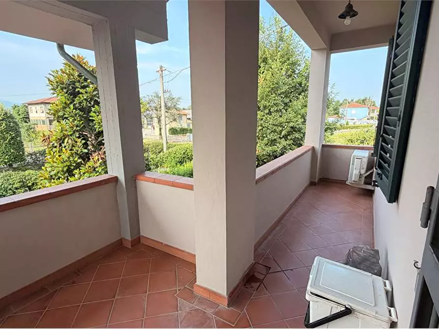 Immagine 27 di Villa in vendita  in via delle ville a Capannori