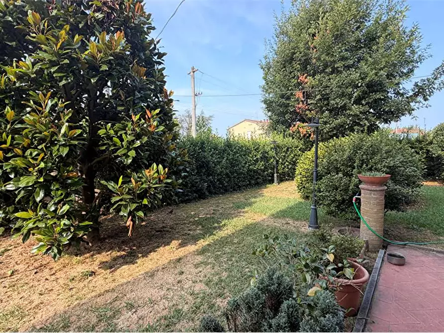 Immagine 31 di Villa in vendita  in via delle ville a Capannori