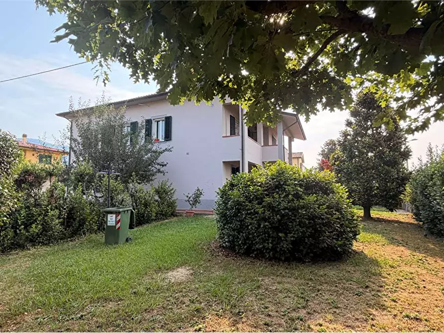 Immagine 34 di Villa in vendita  in via delle ville a Capannori