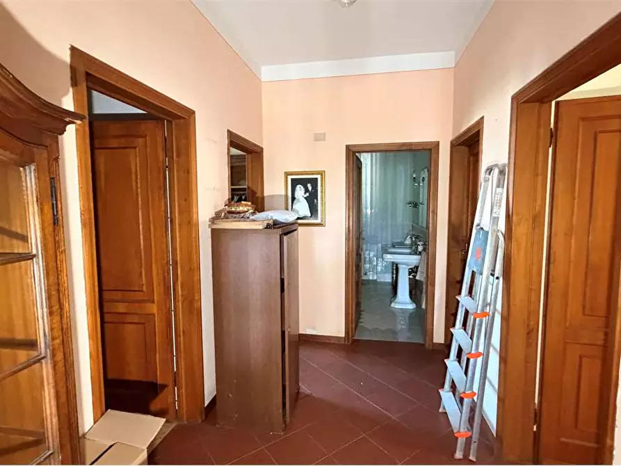 Immagine 23 di Villa in vendita  in via delle ville a Capannori
