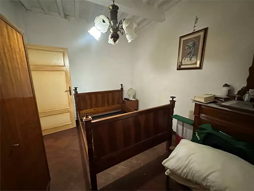 Immagine 11 di Porzione di casa in vendita  in via delle ville 493 a Capannori