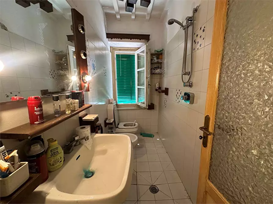 Immagine 9 di Porzione di casa in vendita  in via delle ville 493 a Capannori