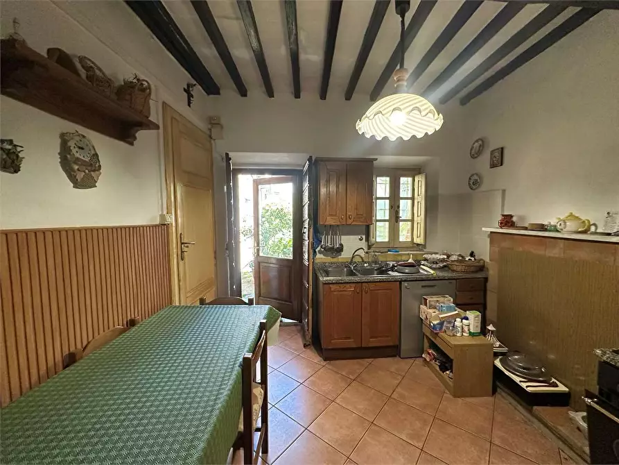 Immagine 6 di Porzione di casa in vendita  in via delle ville 493 a Capannori