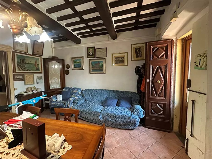 Immagine 1 di Porzione di casa in vendita  in via delle ville 493 a Capannori