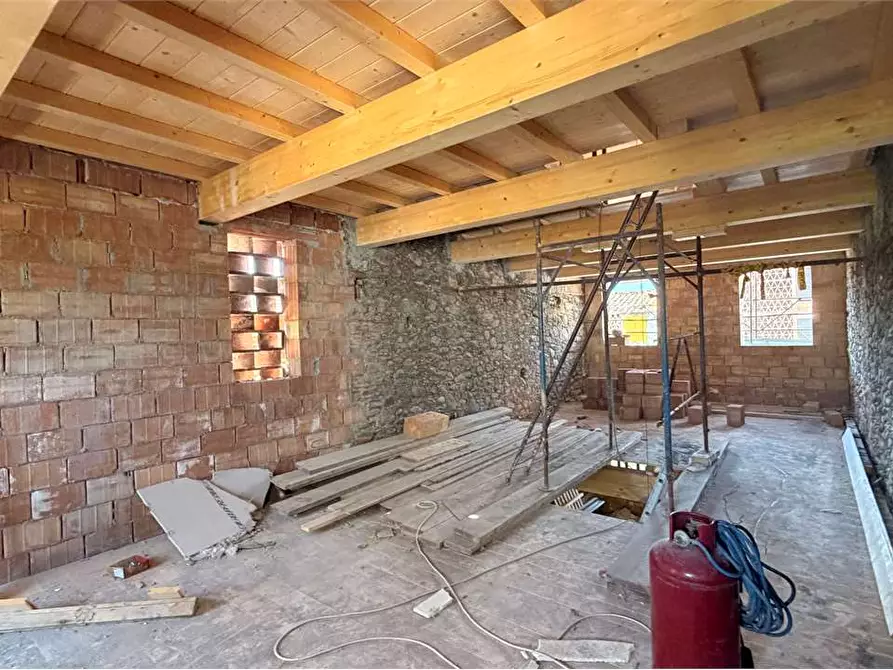 Immagine 1 di Porzione di casa in vendita  in segromigno a Capannori