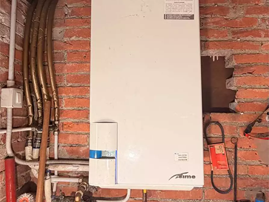 Immagine 15 di Porzione di casa in vendita  in via delle ville 493 a Capannori