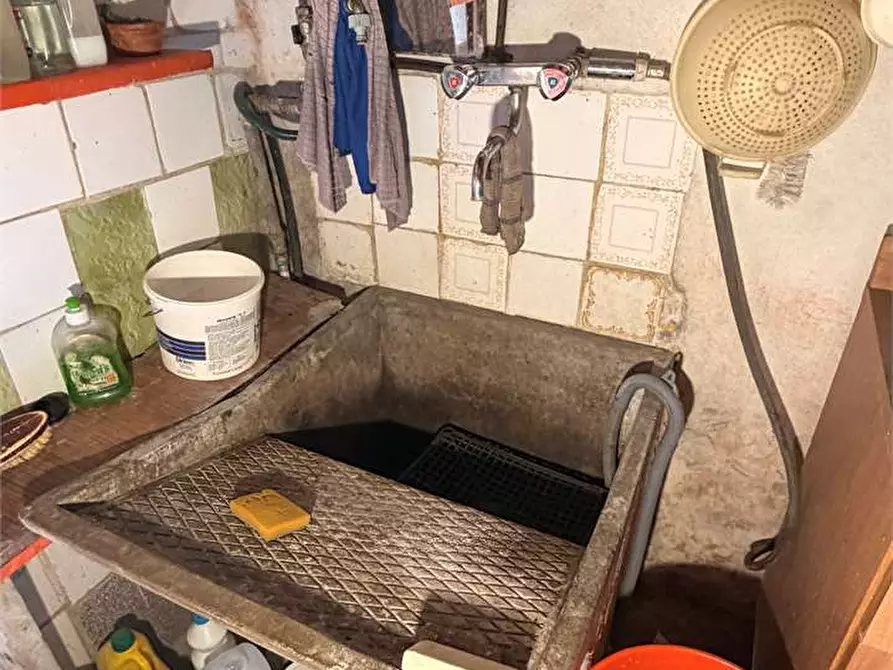 Immagine 13 di Porzione di casa in vendita  in via delle ville 493 a Capannori