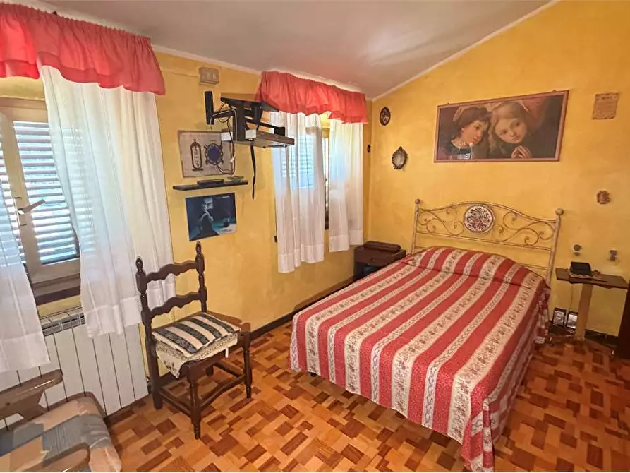 Immagine 10 di Porzione di casa in vendita  in via delle ville 493 a Capannori