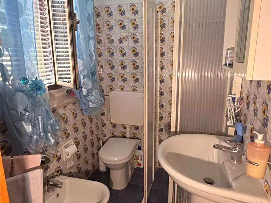 Immagine 8 di Porzione di casa in vendita  in via delle ville 493 a Capannori