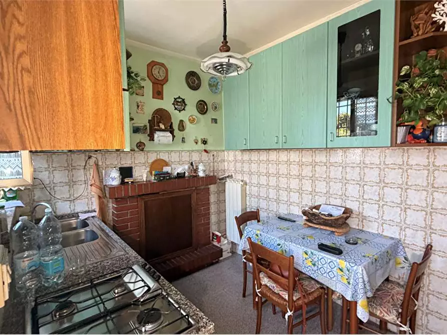 Immagine 4 di Porzione di casa in vendita  in via delle ville 493 a Capannori