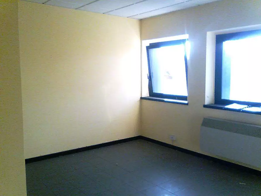 Immagine 1 di Ufficio in vendita  in lammari a Capannori
