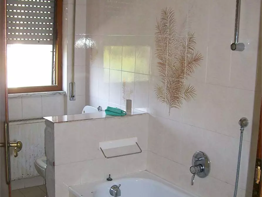 Immagine 17 di Appartamento in vendita  in bozzano a Massarosa