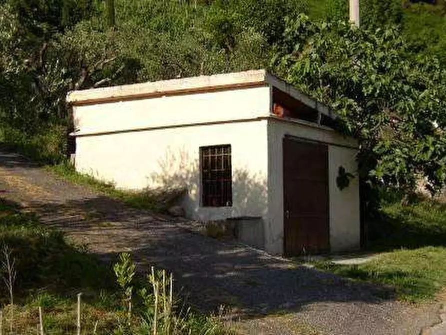 Immagine 5 di Porzione di casa in vendita  in strettoia a Pietrasanta