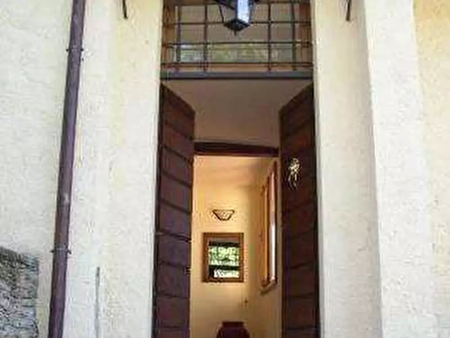 Immagine 9 di Porzione di casa in vendita  in strettoia a Pietrasanta