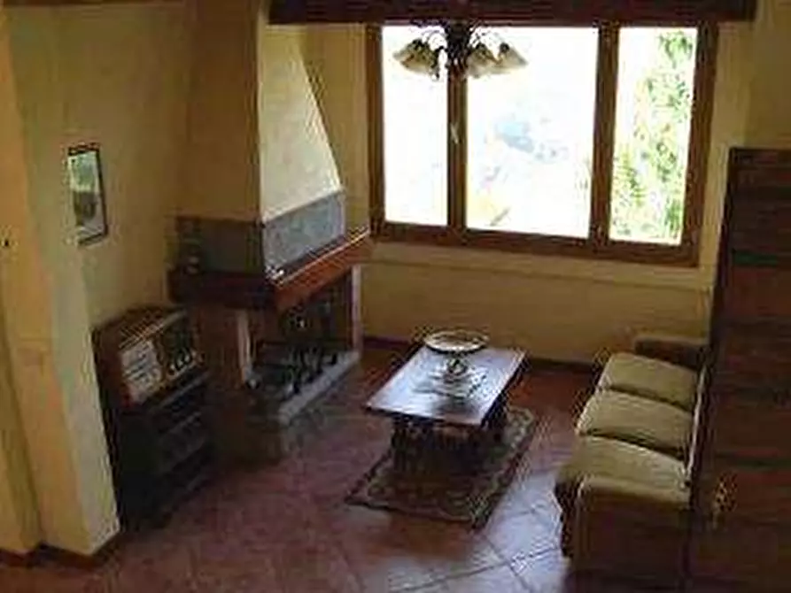 Immagine 11 di Porzione di casa in vendita  in strettoia a Pietrasanta