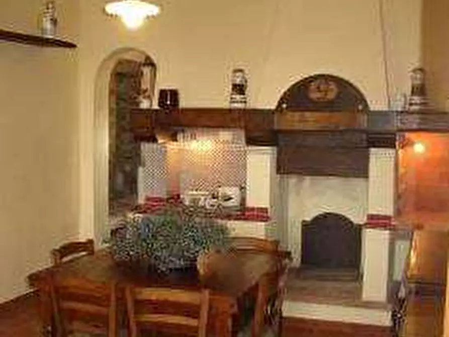 Immagine 13 di Porzione di casa in vendita  in strettoia a Pietrasanta