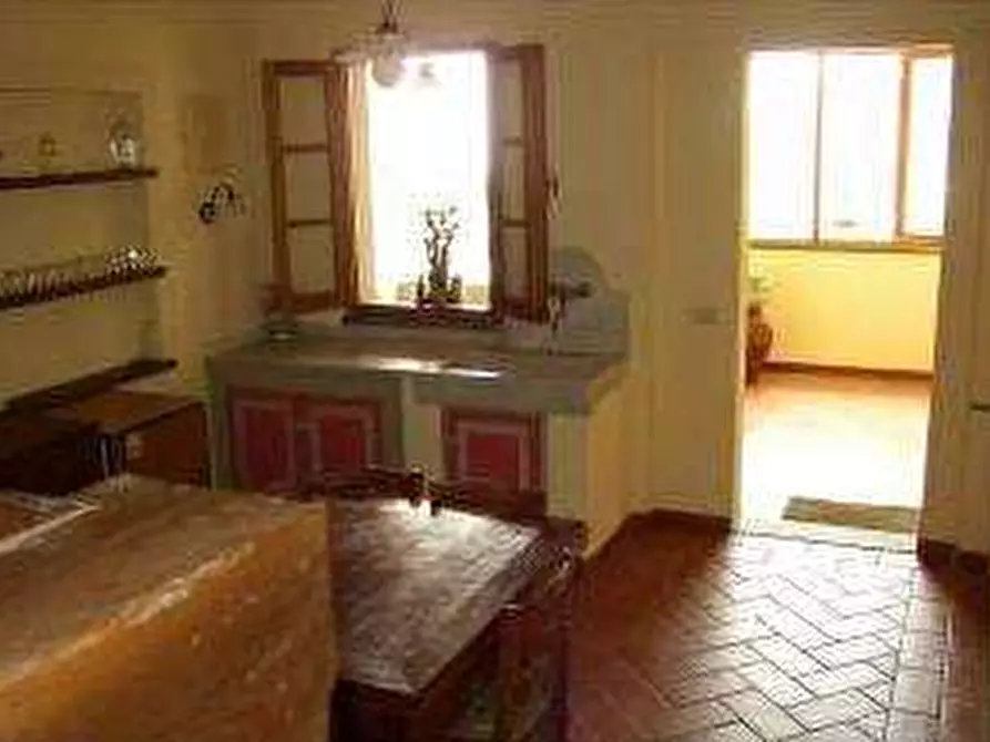 Immagine 14 di Porzione di casa in vendita  in strettoia a Pietrasanta