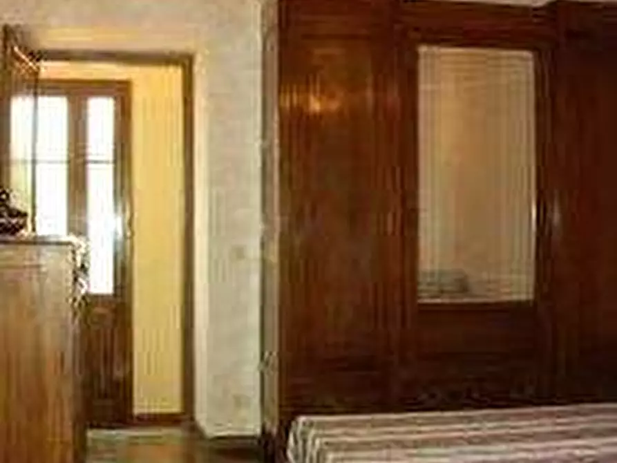Immagine 15 di Porzione di casa in vendita  in strettoia a Pietrasanta