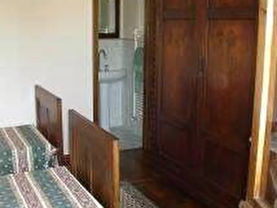 Immagine 17 di Porzione di casa in vendita  in strettoia a Pietrasanta