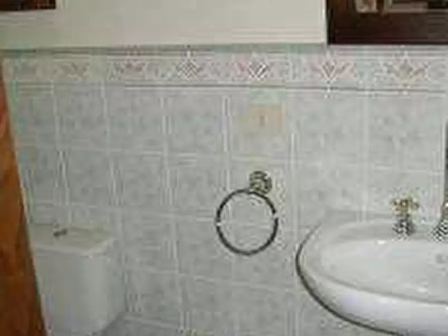 Immagine 20 di Porzione di casa in vendita  in strettoia a Pietrasanta