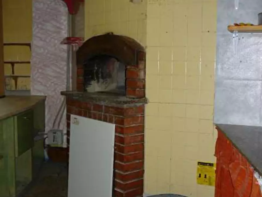 Immagine 4 di Negozio in vendita  in capannori a Capannori