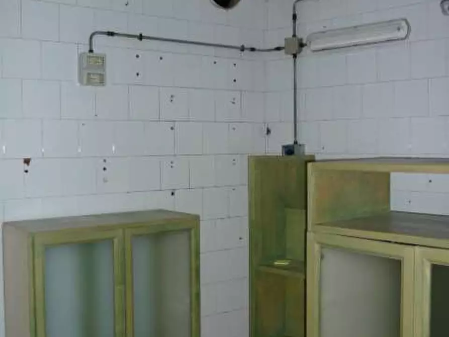 Immagine 10 di Negozio in vendita  in capannori a Capannori