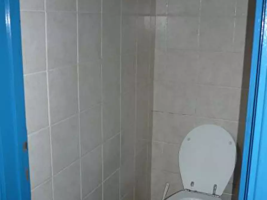 Immagine 16 di Negozio in vendita  in capannori a Capannori